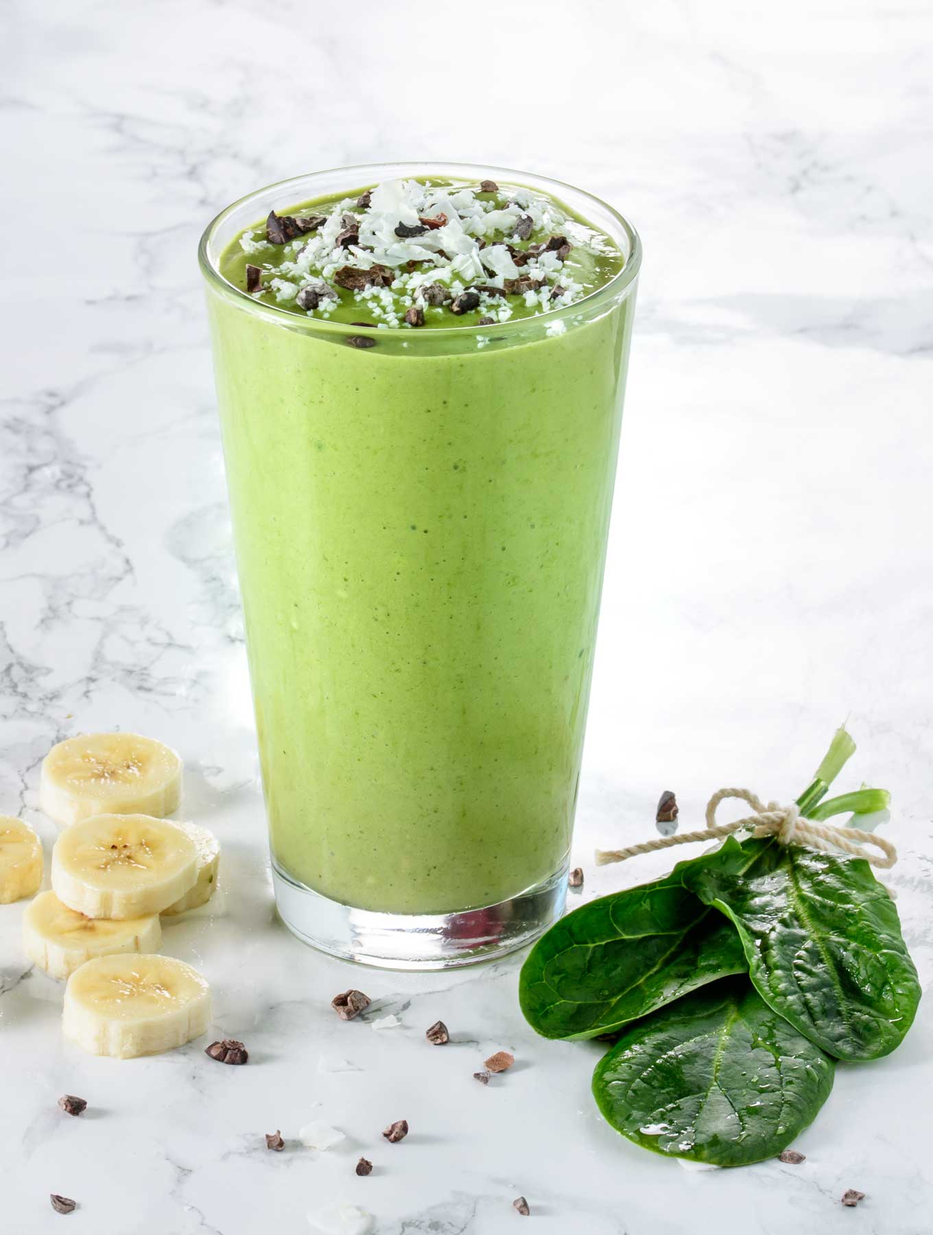 Green smoothie with bananas and spinach