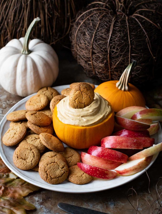 pumpkin cream cheese dip with apples