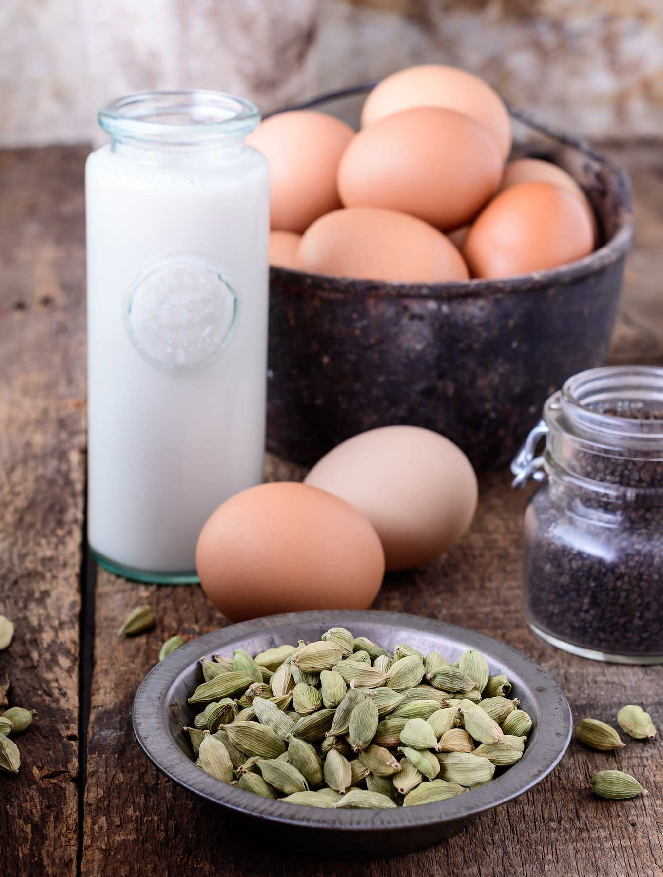 Ingredients for cardamom eggnog