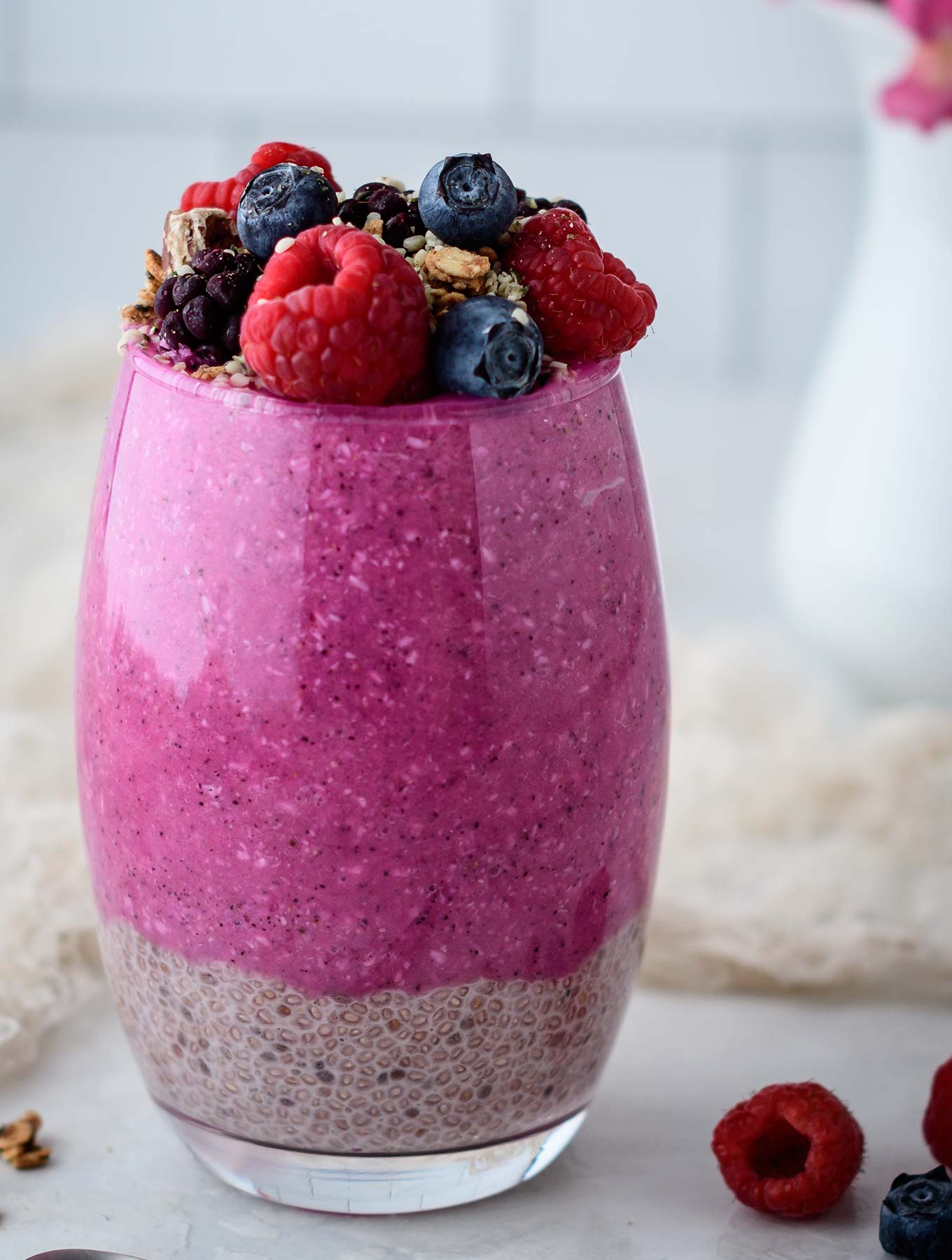 Dragon Fruit Smoothie with Chia Pudding