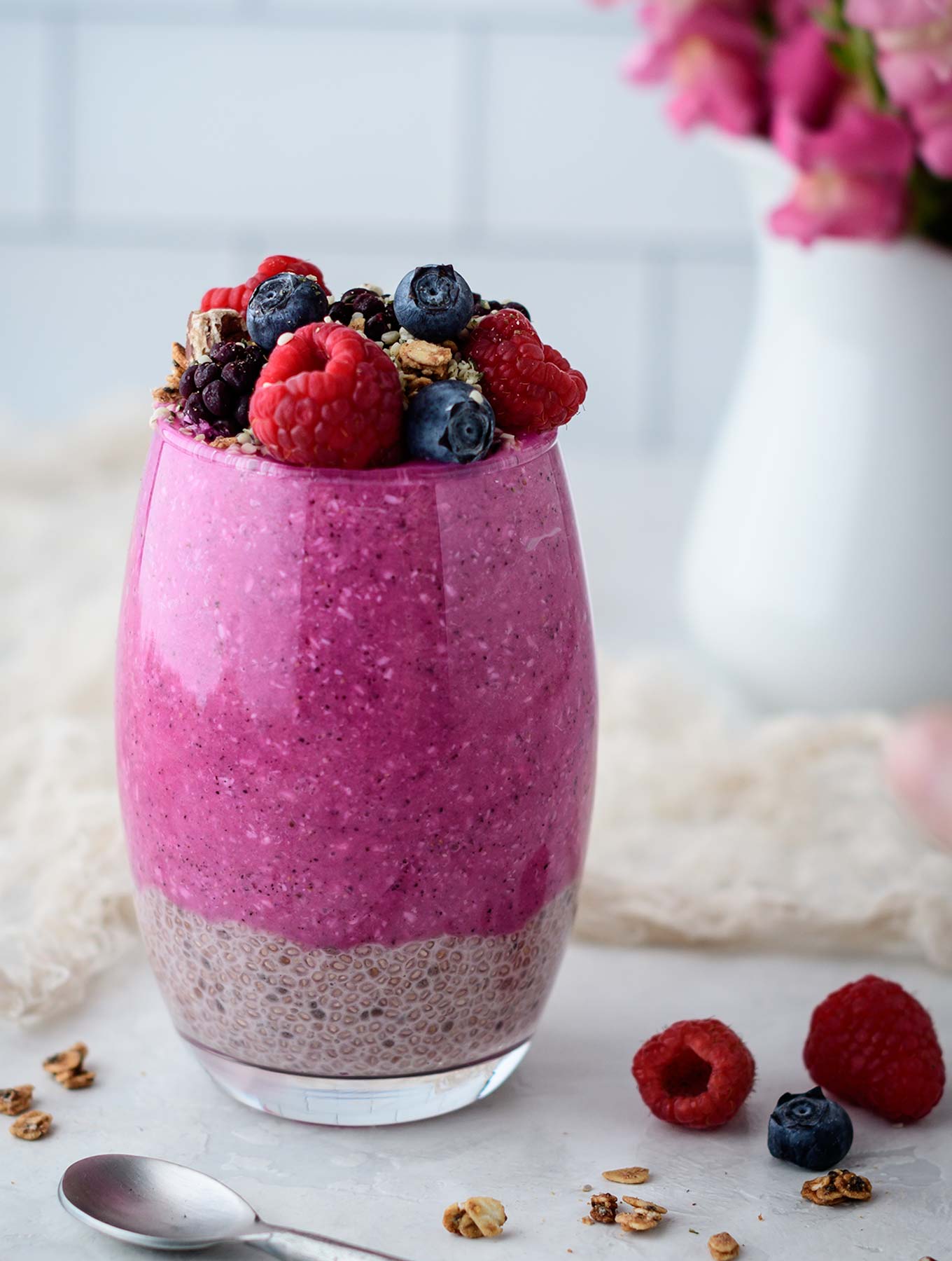 Dragon Fruit Smoothie with Chia Pudding