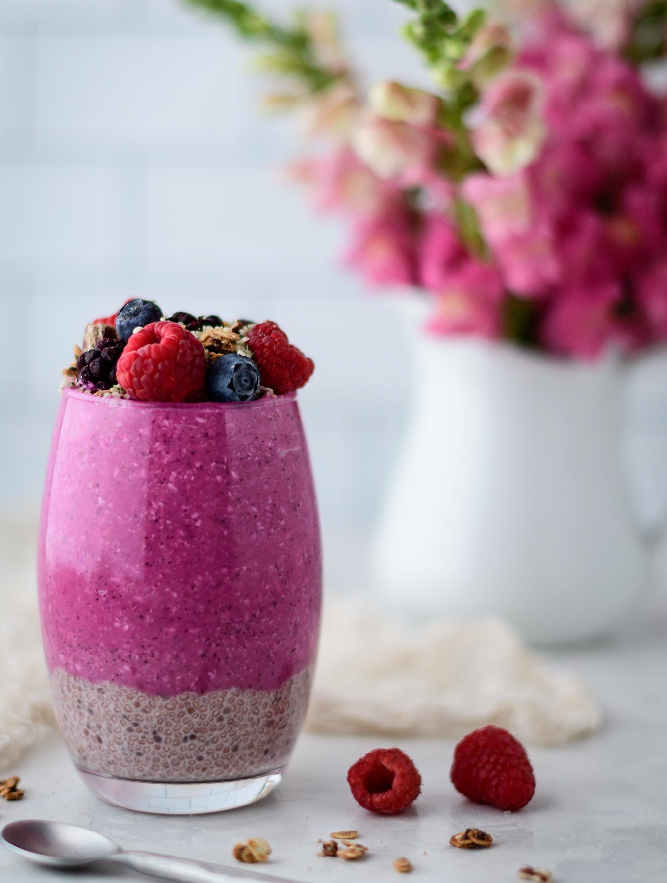 Dragon Fruit Smoothie with Chia Pudding