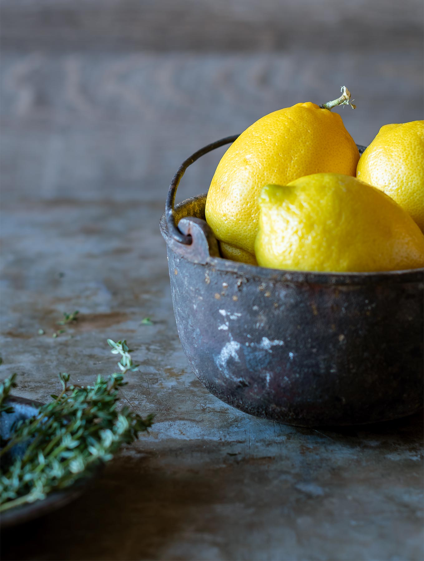 Bowl of lemons with time